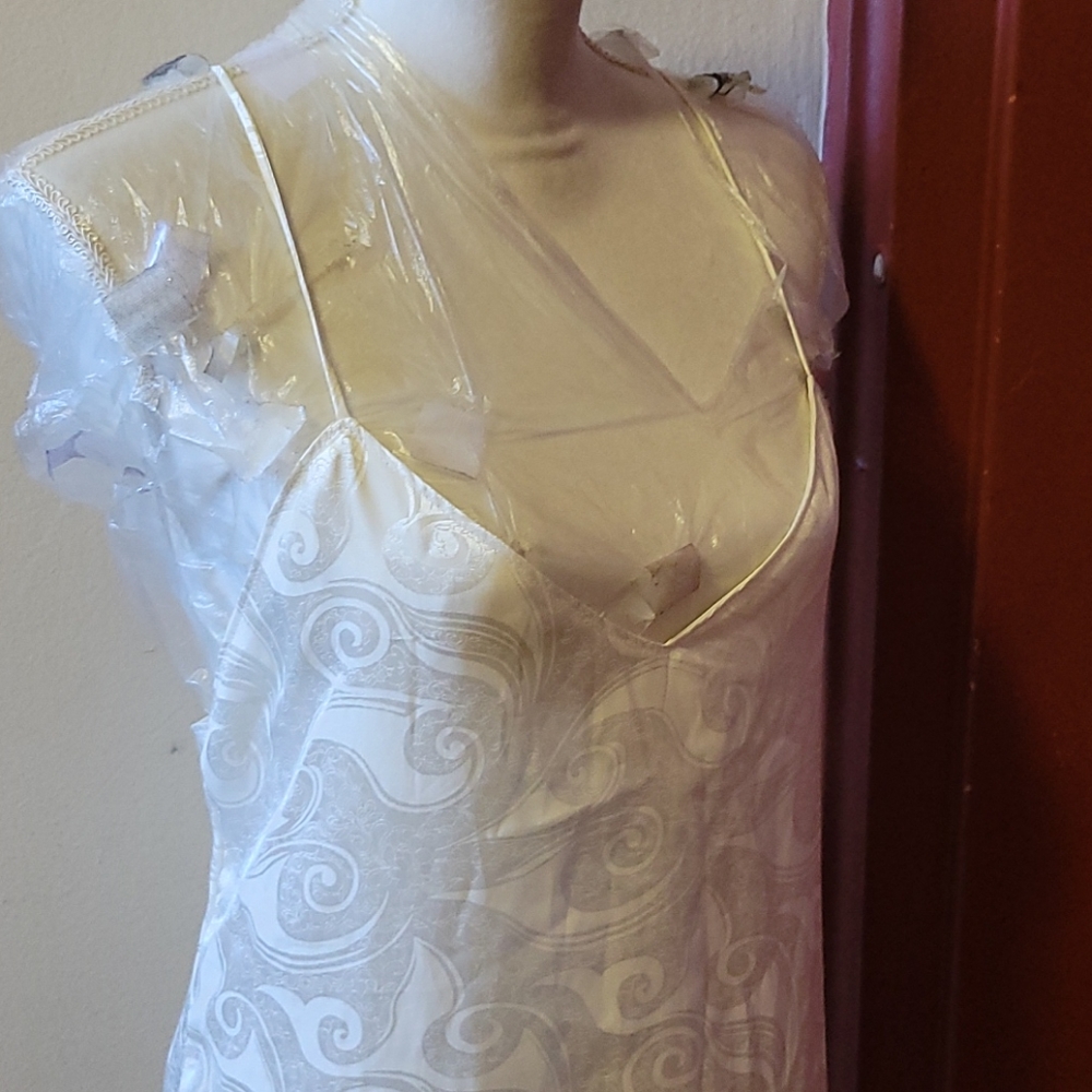 NATORI- Bloomingdales Chemise Size Large - Picture 5 of 13